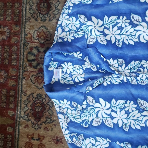 Blue Hawaiian Shirt Button up - Picture 3 of 4